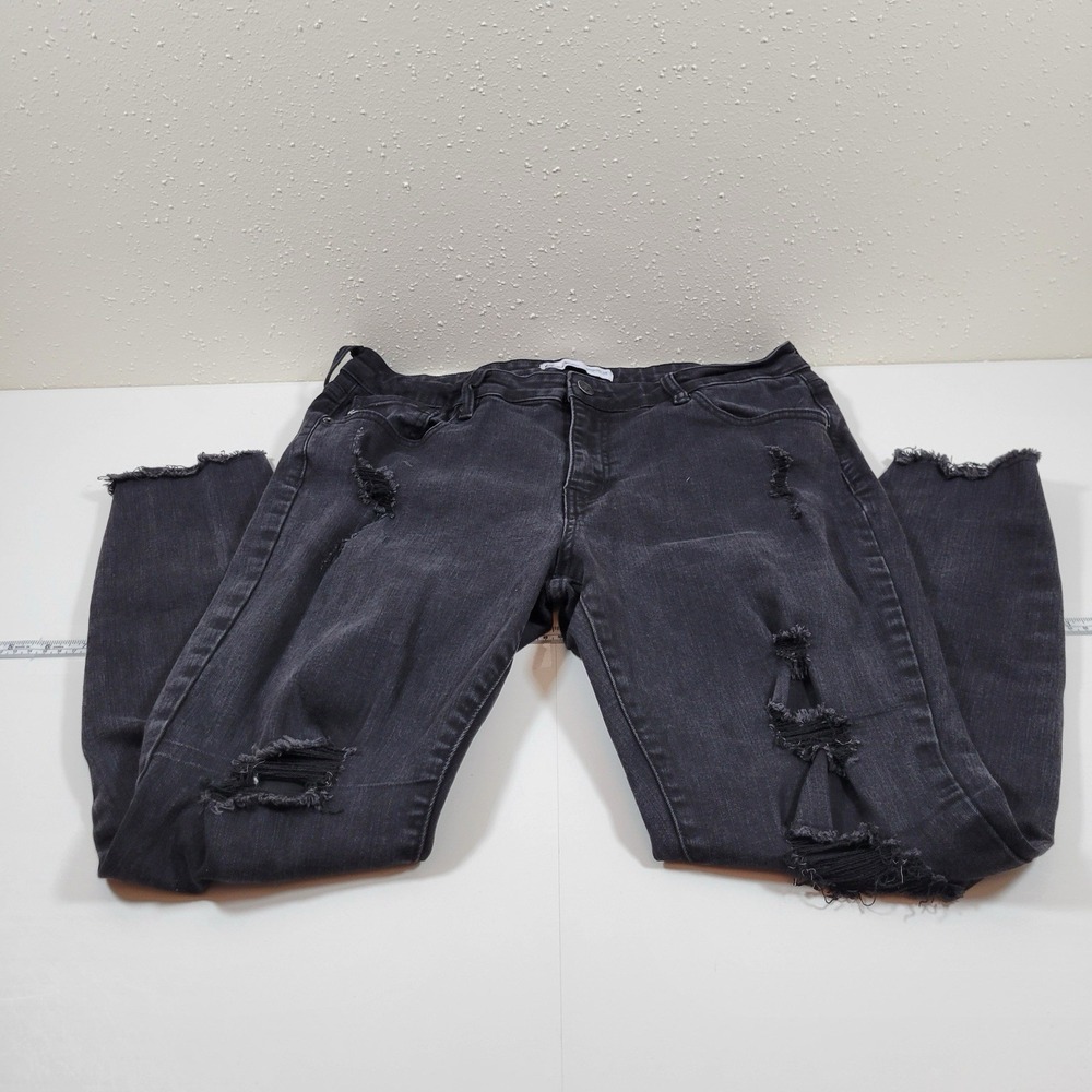 KanCan Women's Jeans Distressed Raw Hem Size 31 Black‎